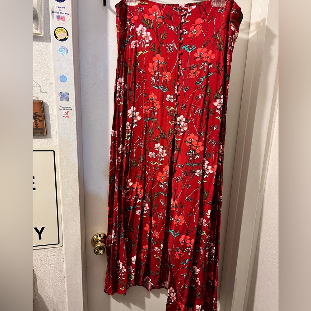 Express- size L- claret maxi skirt w/flowers. Buttons to thigh. GC.